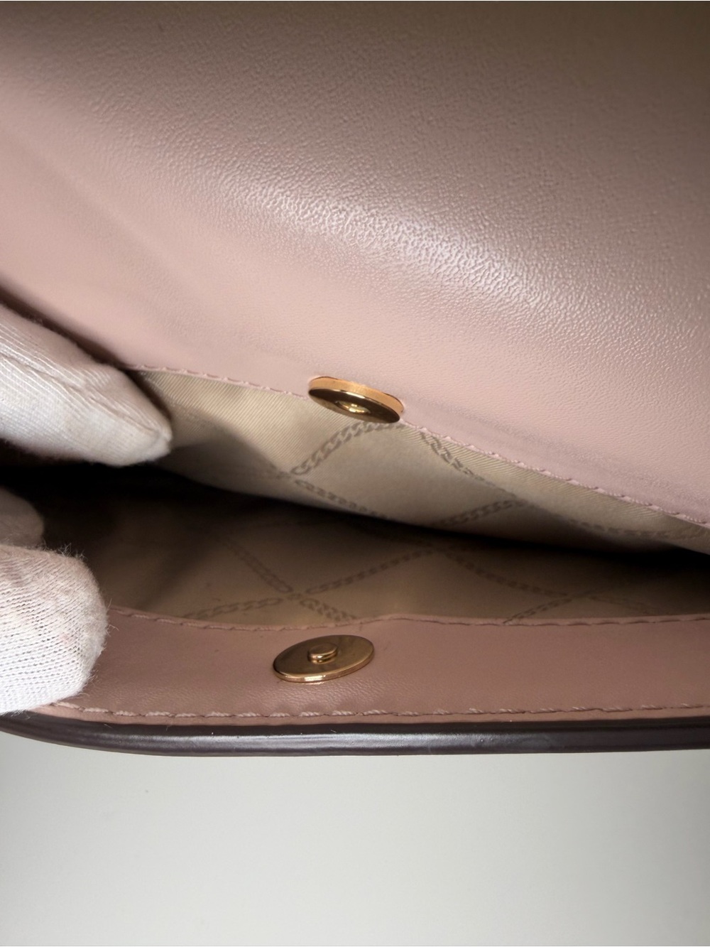 Michael Kors Pale Pink Leather Crossbody with Gold Hardware and 2 straps. - Picture 14 of 15